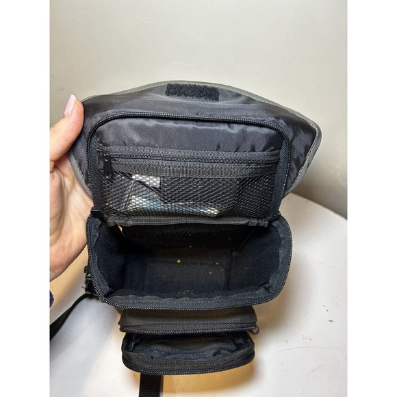 Digital Concepts Camera Case Bag with Strap - 6" x 6" x 3.5" Has Cleaning Kit - Picture 8 of 8